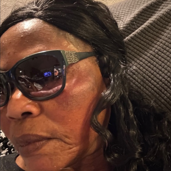 Vera Wang Galdora Black Sunglasses - Picture 6 of 16